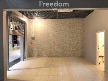 Lokal handlowy z najemcą w Galerii Mazurskiej