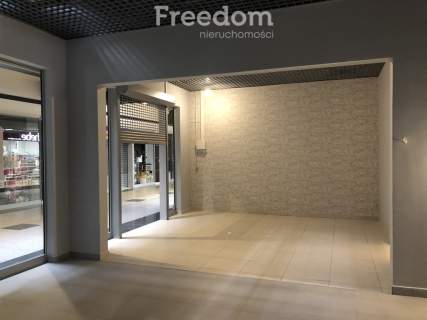 Lokal handlowy z najemcą w Galerii Mazurskiej
