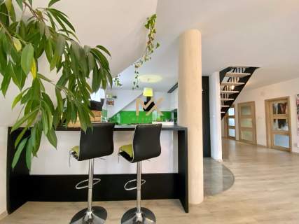 DOM WOLNOSTOJĄCY/ OK. 300 M2/ PARTER POD USŁUGI 