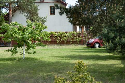 Dom wolnostojący z pięknym ogrodem w Koloni Leśnej Bory