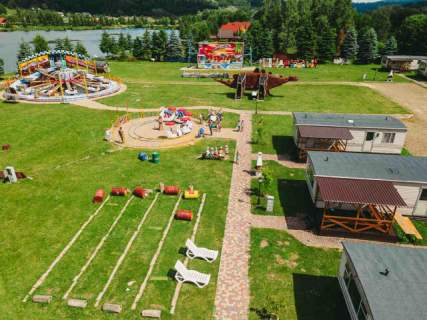 OŚRODEK WYPOCZYNKOWY W KRZEMIENNEJ NAD SANEM Z OGROMNYM ŁOWISKIEM
