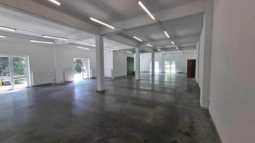 Lokal handlowy 200m2 lub połowa do wynajęcia w Cieszynie.