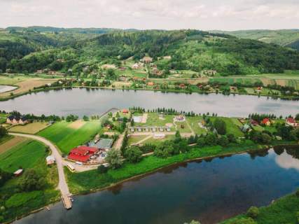 OŚRODEK WYPOCZYNKOWY W KRZEMIENNEJ NAD SANEM Z OGROMNYM ŁOWISKIEM