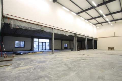 Budynek magazynowy i handlowy, 1360 m2, Koszalin