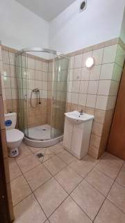 Lokal handlowy 200m2 lub połowa do wynajęcia w Cieszynie.