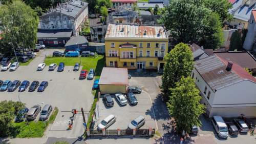 Kamienica w centrum Bielska-Białej z parkingiem