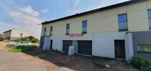 Nowe domy w spokojnej dzielnicy Rybnika.