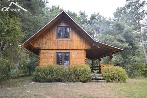 domek z działką nad jeziorem