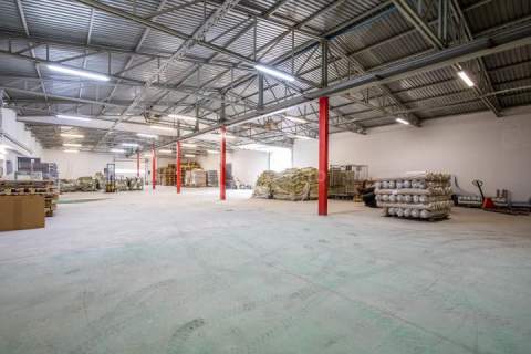 Do wynajęcia hala biura 1000m2. Nowy Targ.