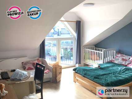 DOM Z 4 NIEZALEŻNYMI APARTAMENTAMI