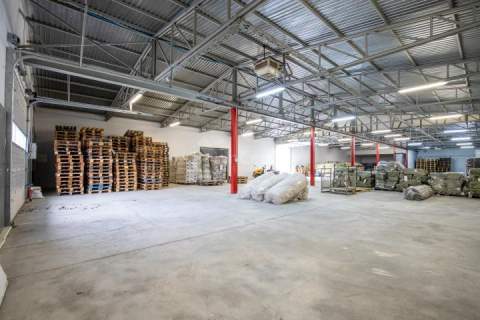 Do wynajęcia hala biura 1000m2. Nowy Targ.