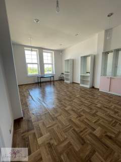 Nieruchomość komercyjna do wynajęcia, 132 m2, Łódź