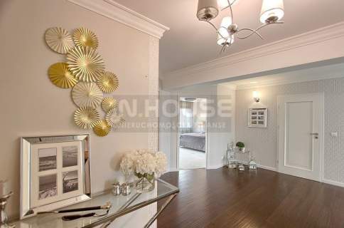 Luksusowy Apartament na Starówce z Garażem