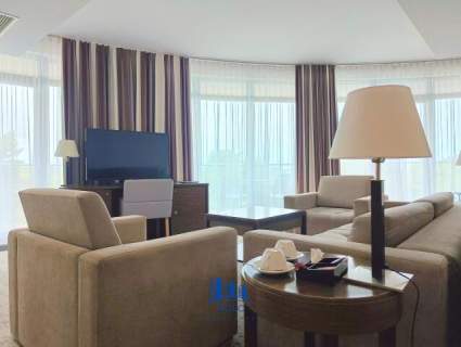 Apartament z widokiem na morze i prywatna plażą
