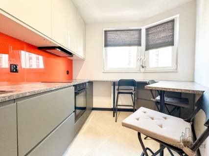 NOWE PRZY MOGILSKIEJ 2 POK BALKON UKR ENG