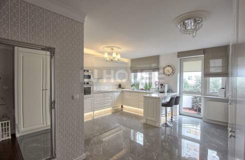 Luksusowy Apartament na Starówce z Garażem
