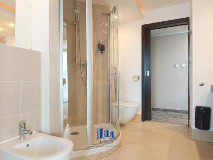 Apartament z widokiem na morze i prywatna plażą