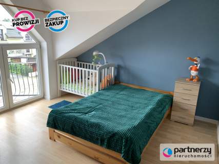 DOM Z 4 NIEZALEŻNYMI APARTAMENTAMI