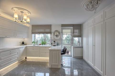 Luksusowy Apartament na Starówce z Garażem