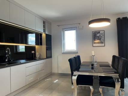 Nowoczesny i ponadczasowy apartament na Wilanowie