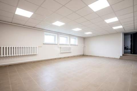 Do wynajęcia hala biura 1000m2. Nowy Targ.