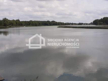 Działka inwestycyjna z linią brzegową Nowa Chełmża