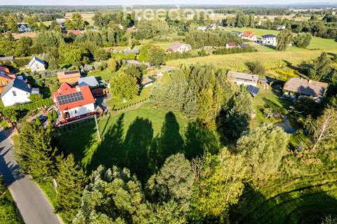 Działka budowlana z uzbrojeniem na sprzedaż