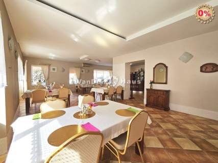 Funkcjonująca restauracja z całym wyposażeniem 
