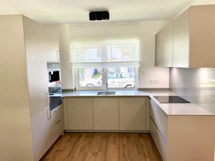 LUKSUSOWY DOM NAD MORZEM - 4 APARTAMENTY NIEZALEZNE