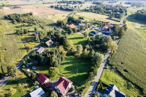 Działka budowlana z uzbrojeniem na sprzedaż
