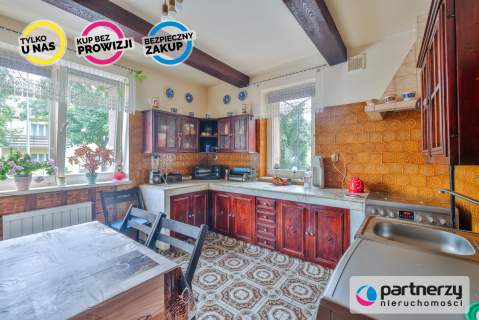Dom z pokojami na wynajem i dużą działką na 2 dom
