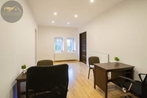 Biuro 48m2, parking / gotowe do wprowadzenia