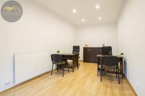 Biuro 48m2, parking / gotowe do wprowadzenia