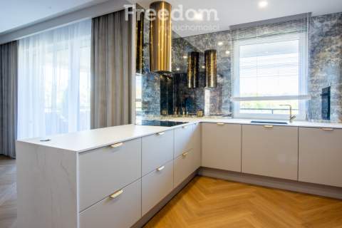 4-pokojowy apartament z dużym balkonem Michałów.