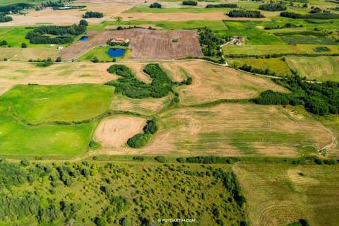 Działka budowlana z plażą nad jeziorem Narie