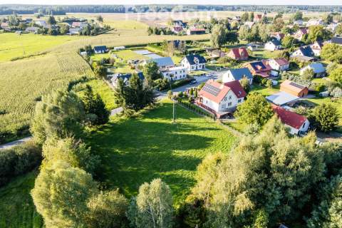 Działka budowlana z uzbrojeniem na sprzedaż