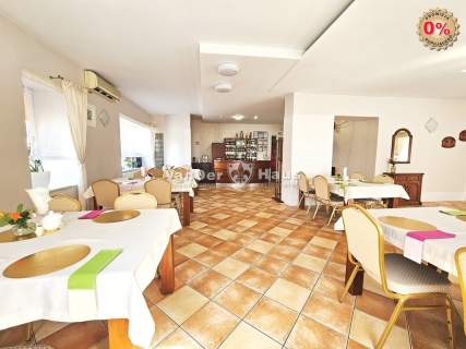 Funkcjonująca restauracja z całym wyposażeniem 