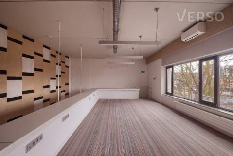 Designerskie biuro open space. 2 miejsca parking.
