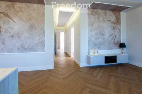 4-pokojowy apartament z dużym balkonem Michałów.