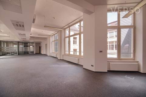 Open space, gabinet, sala konf. Piękna kamienica