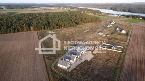 Urokliwy dom nad jeziorem Żuromino
