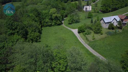 Działka ukryta w zielonym zaciszu nad strumieniem