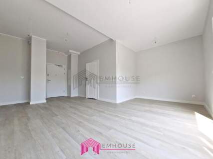 Przytulny apartament z dużym tarasem blisko morza