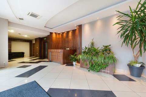 Lokal 360 m2 12 pokoi duży parking