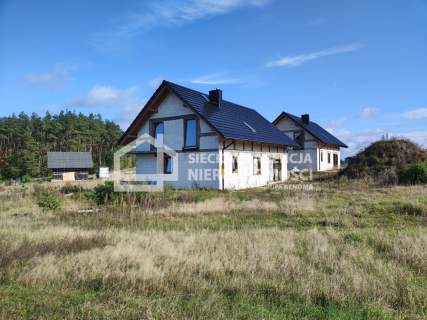 Urokliwy dom nad jeziorem Żuromino