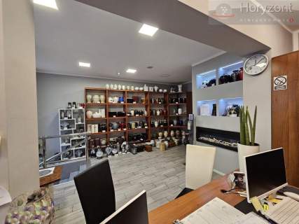 Lokal z witryną, parter, 68m2 - Centrum