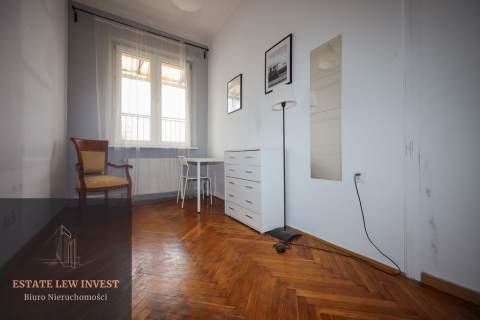 Mieszkanie w ścisłym centrum 63m2, 3pokoje, balkon