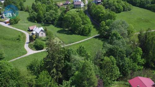 Działka ukryta w zielonym zaciszu nad strumieniem