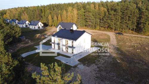 Dom bliźnak nad jezorem Stężyca