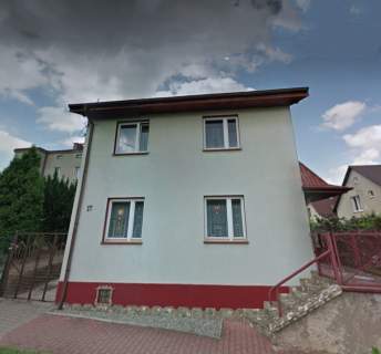 Dom z dużym ogrodem i garażem, świetna lokalizacja